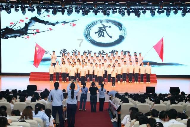 在《扫黑风暴》中，高明远不直接干掉李成阳的原因是什么？游戏画面