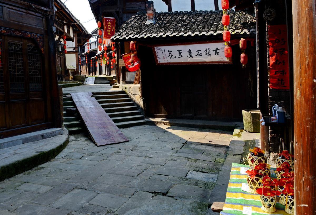 杨幂刚出道时到底有多美?看完齐刘海旧照后,整没整容一目了然